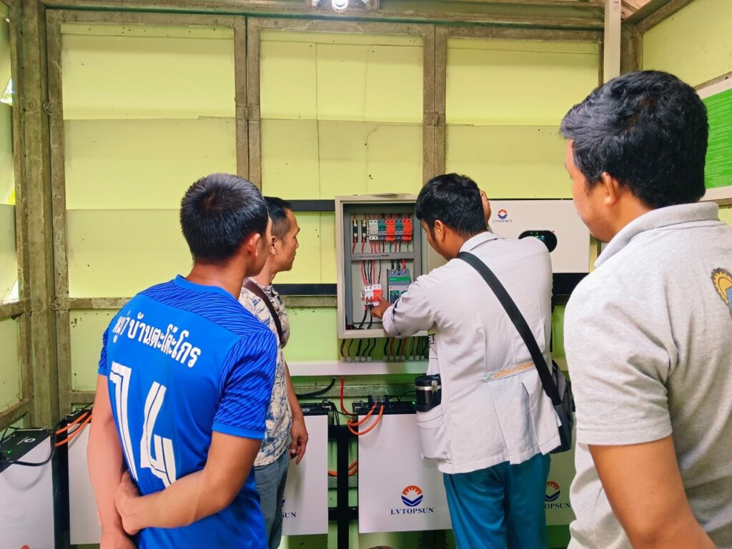 Connecting solar inverters to a breaker box